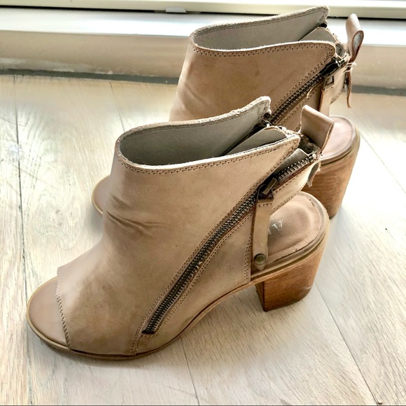 Akira Nude Open Toe Booties with Zippers - Picture 3 of 10